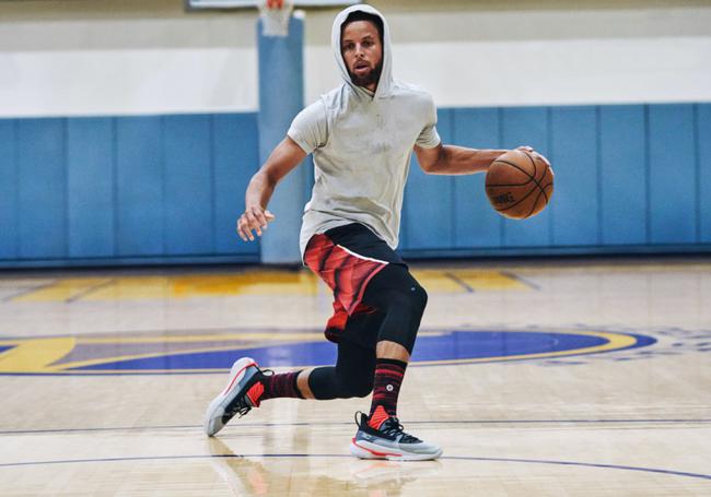 个篮板和助 个篮板和助