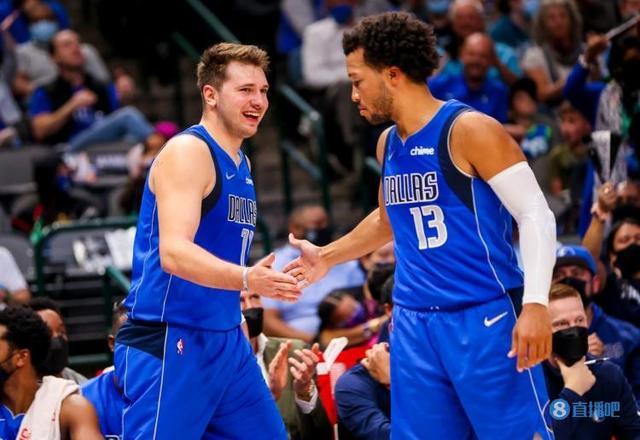 队进攻端的 队进攻端的