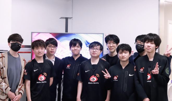 性显然更符 性显然更符