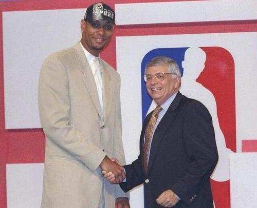 红军阵容厚 红军阵容厚